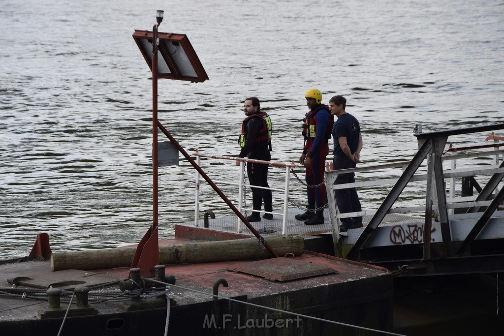 Uebung BF Taucher und Presse Koeln Zoobruecke Rhein P329.JPG - Miklos Laubert